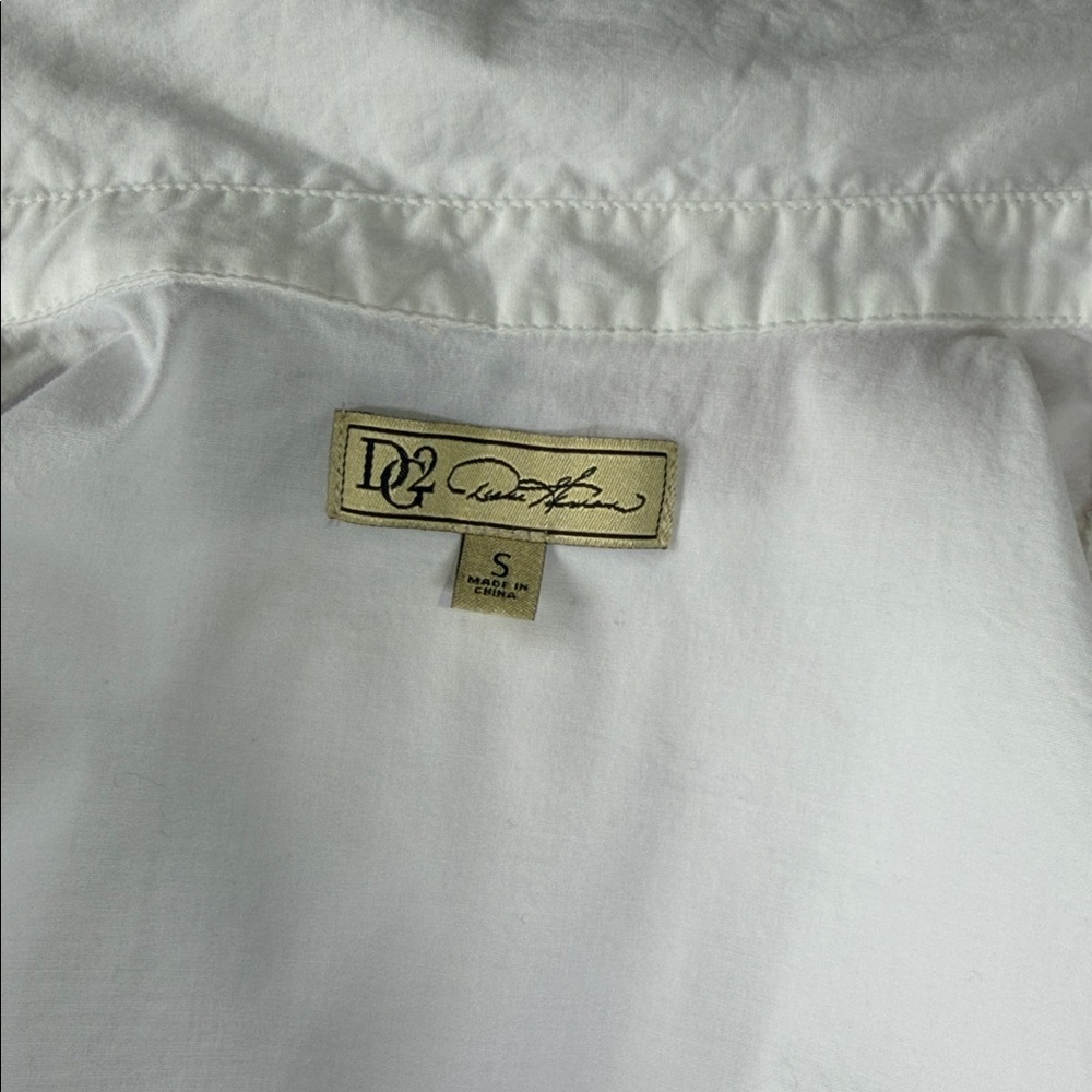 5/$15 - DG2 Diane Gilman white button-up blouse - Picture 5 of 6